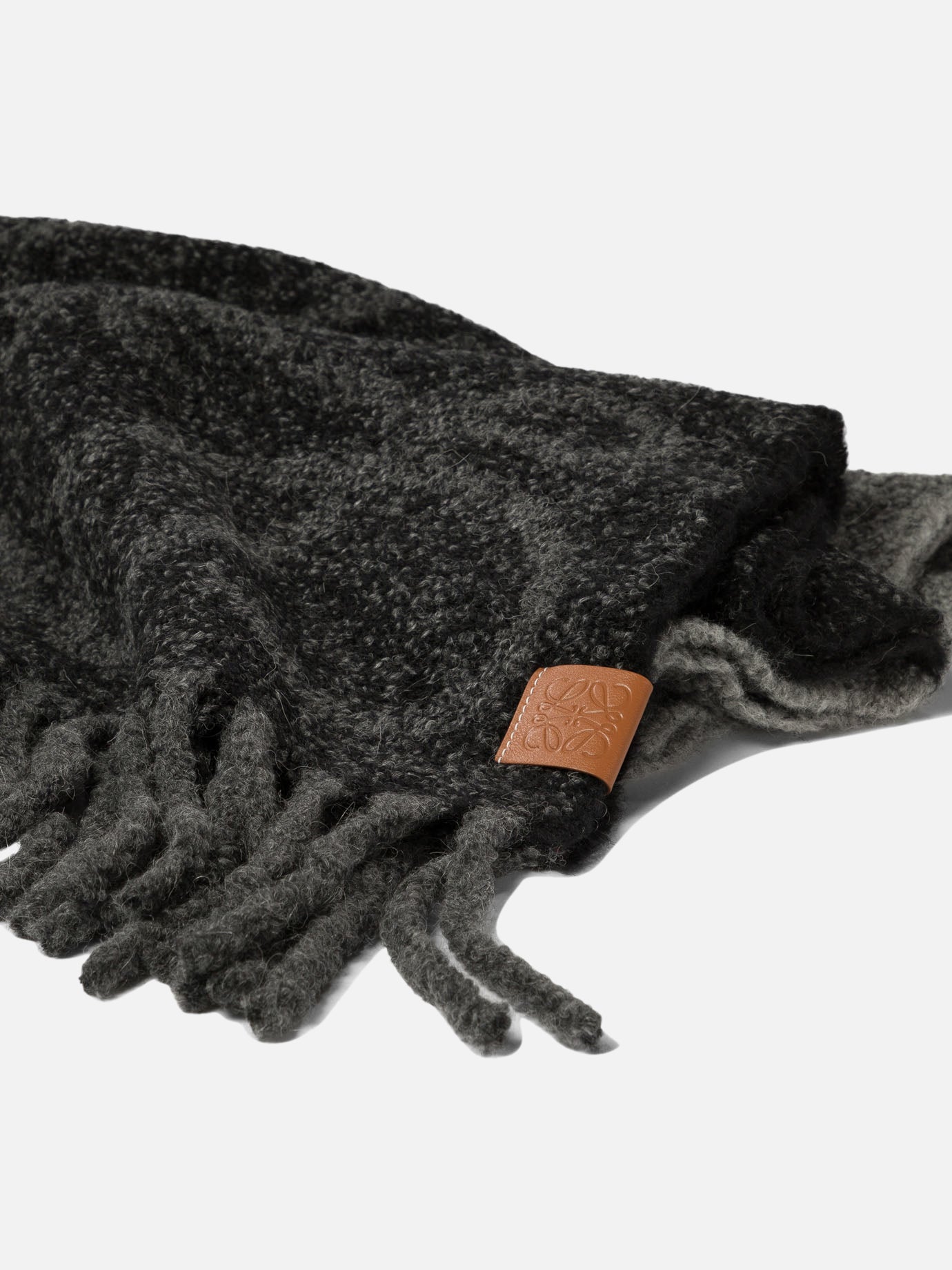 Fringed scarves 57% alpaca 23% wool 15% polyamide 5% leather  Grey - Loewe Women | PDP | VIETTI Online Store | Zoom-Modal_2

