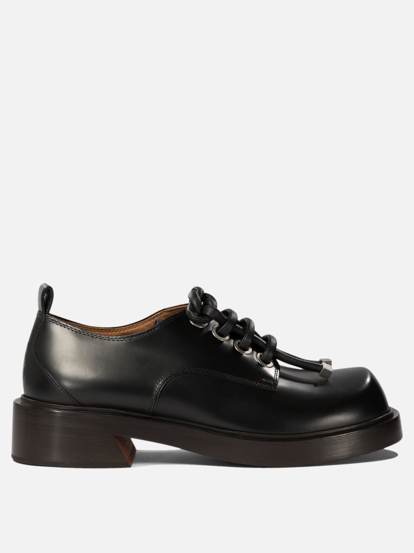 Lace-up derby shoes