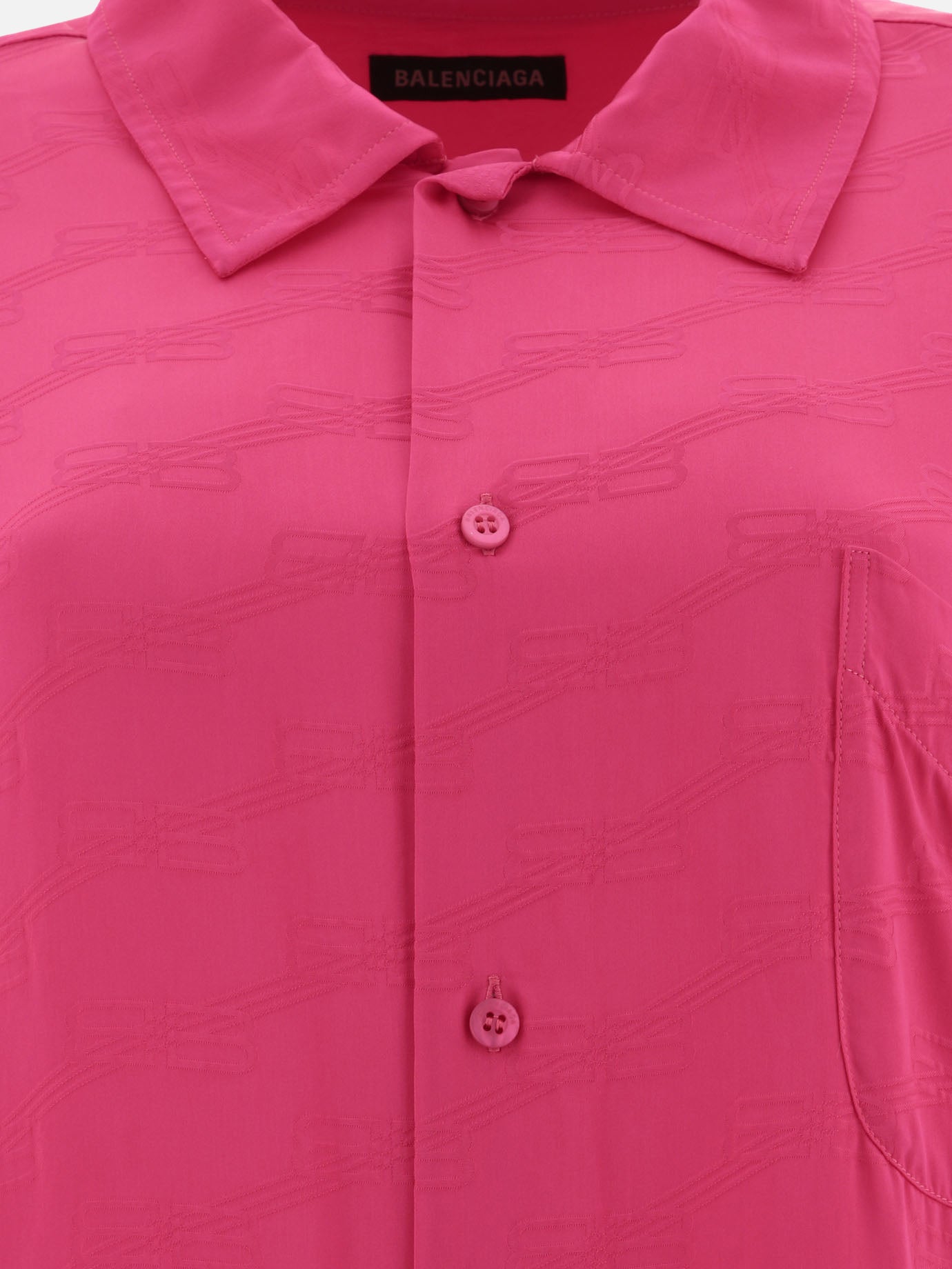 Shirt with jacquard logo