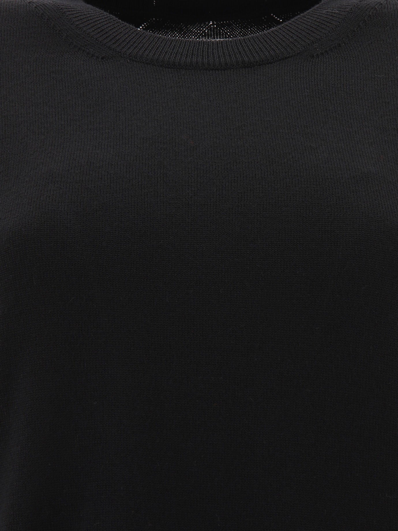 Medium-weight crewneck sweater