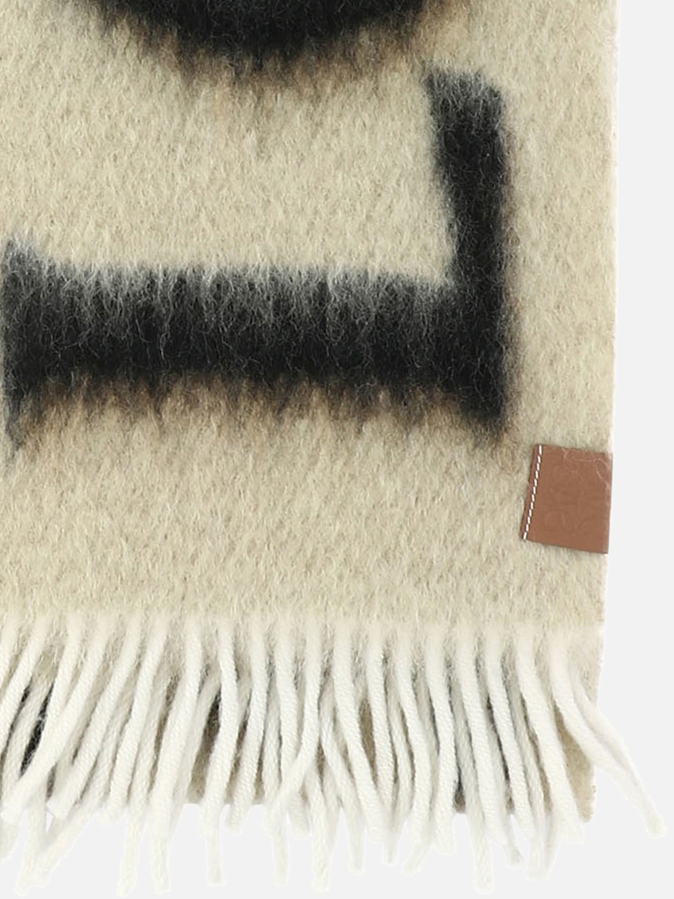 Fringed scarves 49% wool 47% mohair 4% polyamide  Beige - Loewe Men | PDP | VIETTI Online Store | Zoom-Modal_2
