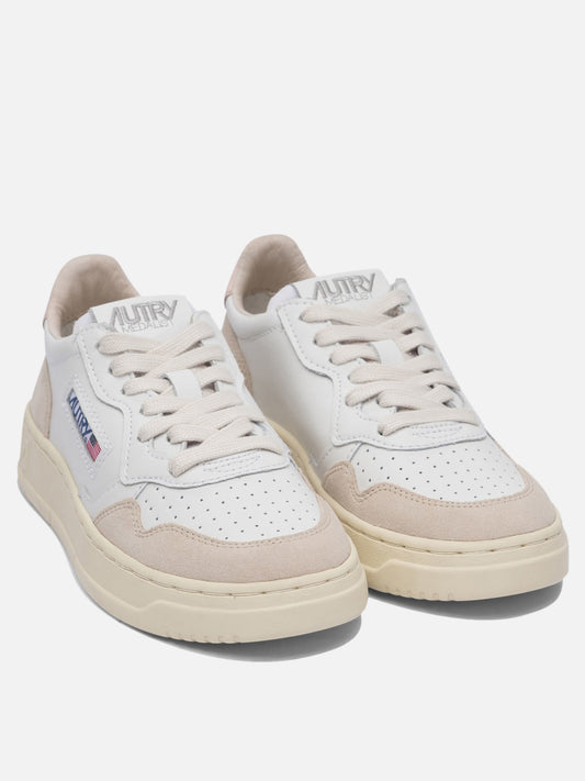 Low top sneakers 100% cow leather - 100% rubber  White - Autry Women | PLP | VIETTI Online Store | 2
